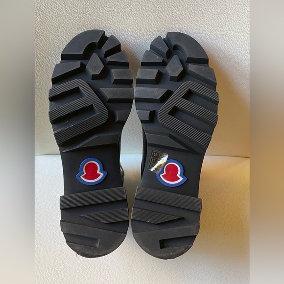 MONCLER Carol Hiking Boots
Size: EU 37/ US 7 - Picture 6 of 7